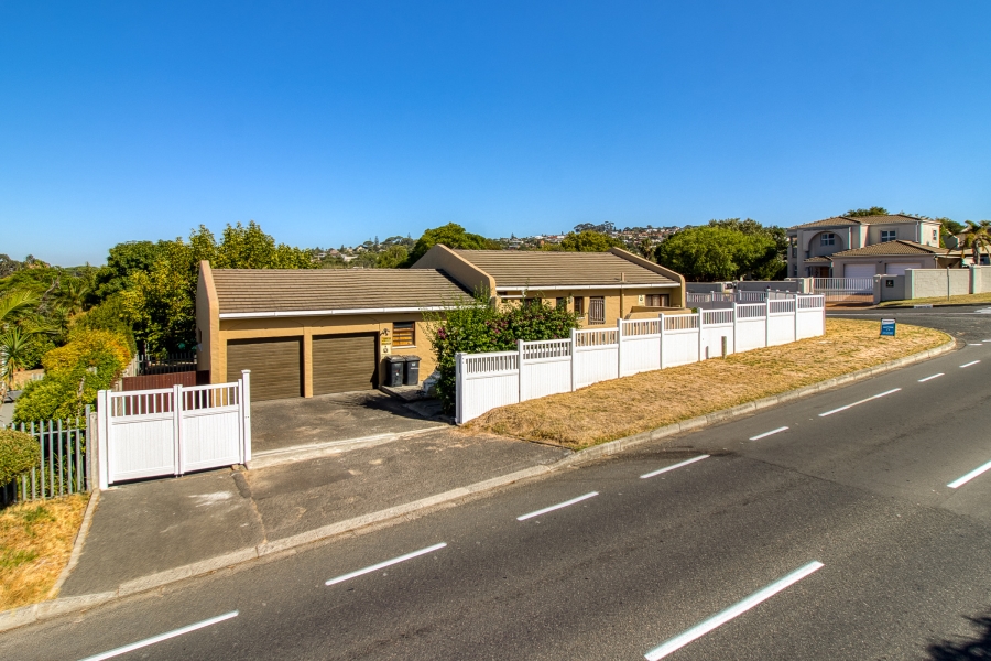 3 Bedroom Property for Sale in Die Wingerd Western Cape